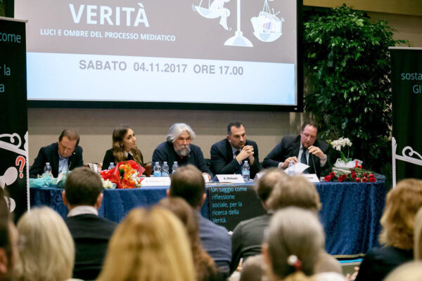 Presentazione del libro L'Apparente Verità di Elena Cappellini, con Alessandro Meluzzi e Gianluca Versace.